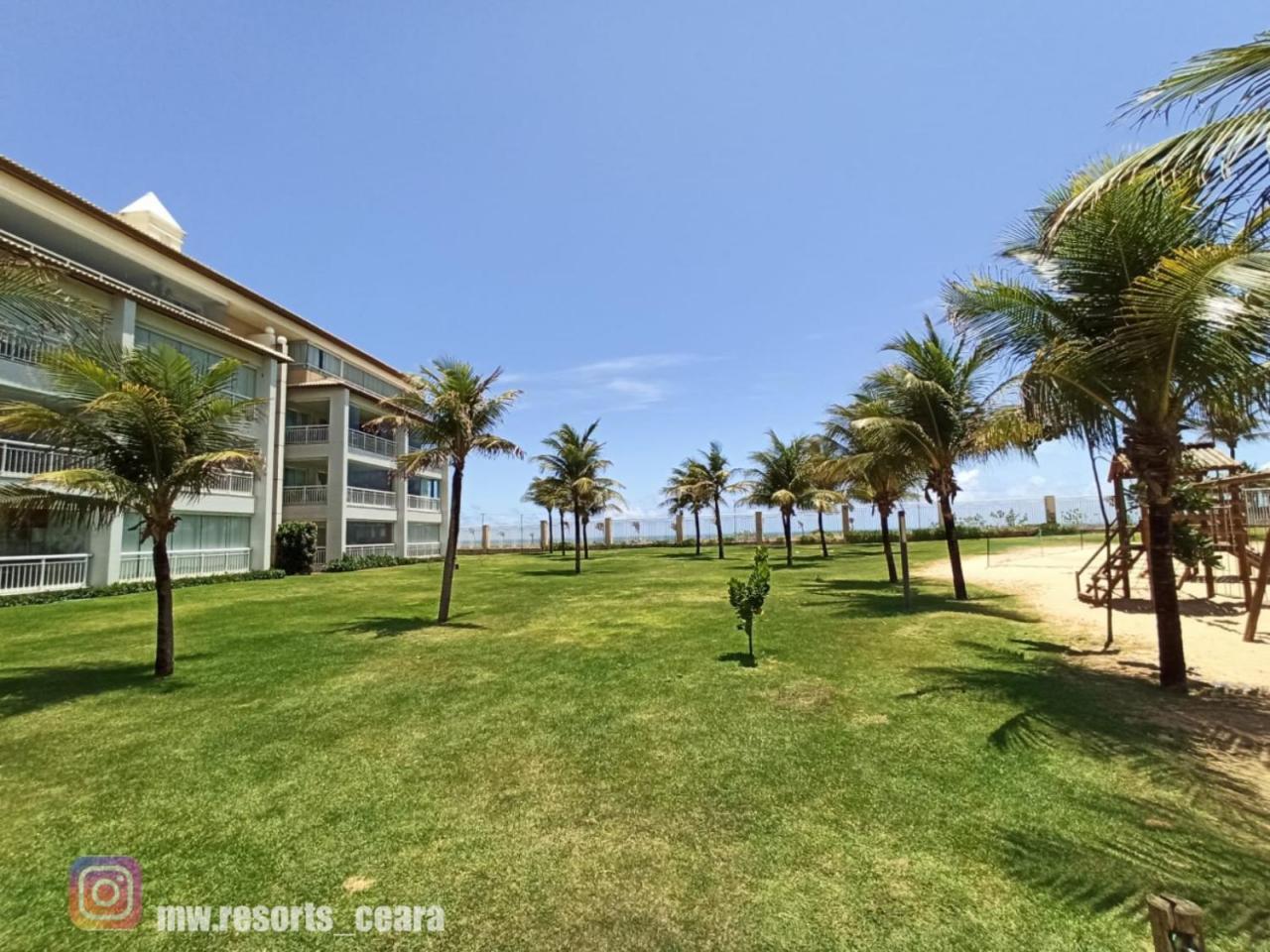 Golf 1 Km Beach Parck 알퀴라즈 외부 사진
